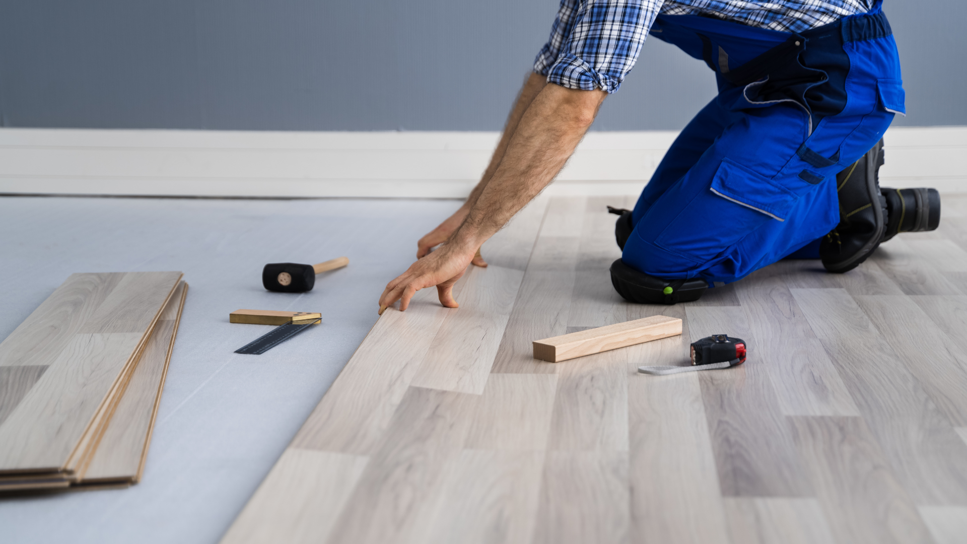 Hardwood, Laminate or Vinyl? Choose the Right Flooring for Your Lifestyle in Canada