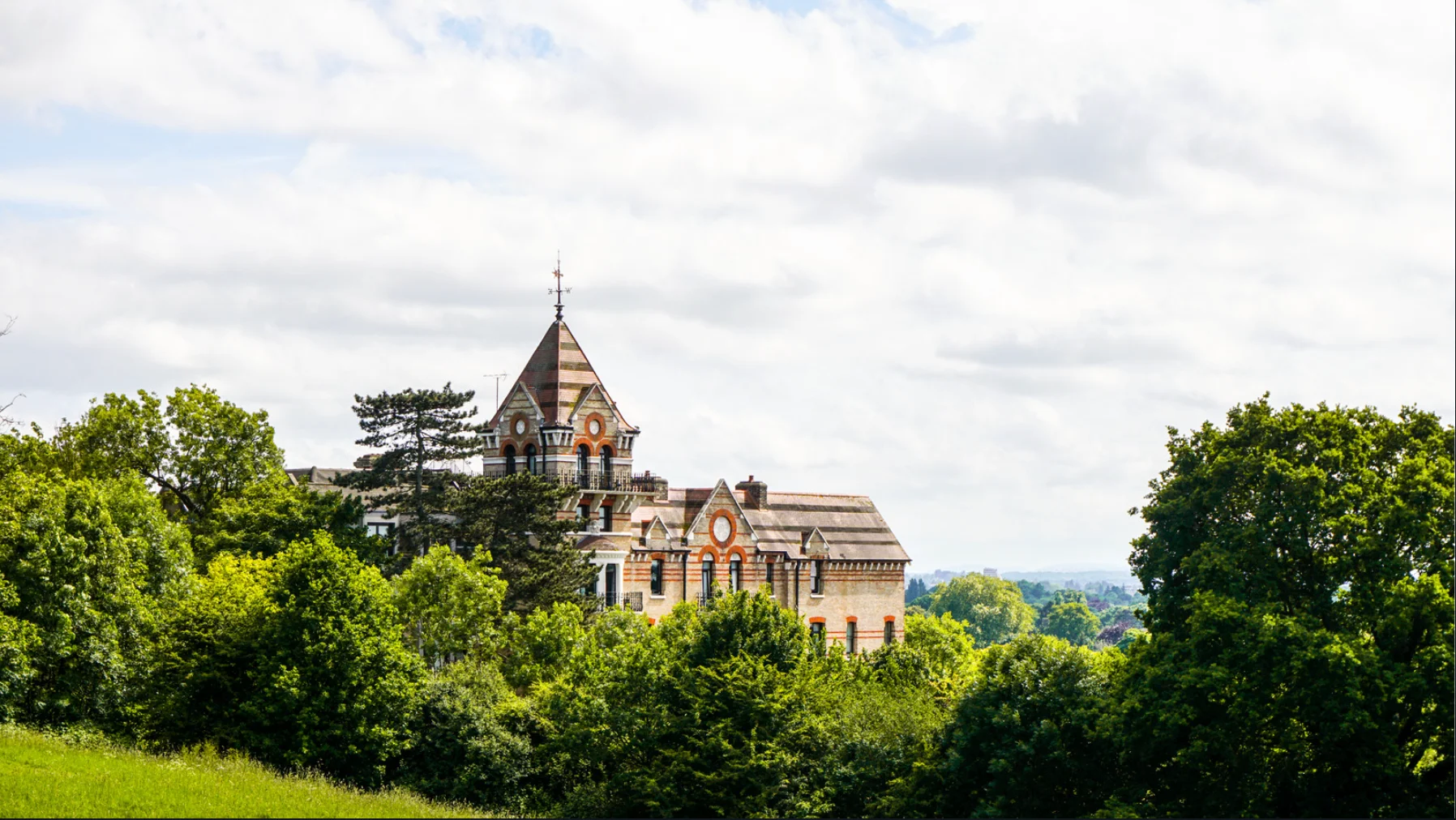 Top 5 Catholic Secondary Schools in Richmond Hill (2025 Rankings)